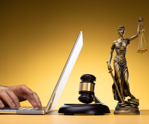 imagen Estos son los mejores másteres de Derecho Online de España