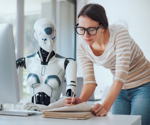 imagen ¿Qué máster estudiar para que no te reemplace la IA?