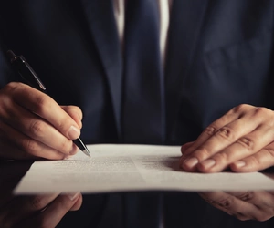 abogado contrato.webp